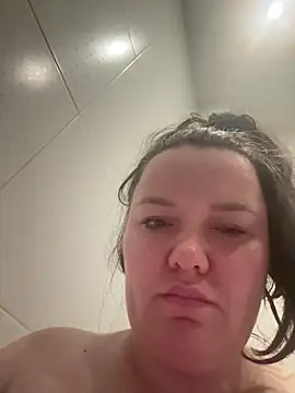 Snapshot of SunnyLeila2101 chatting on May 13, 9:33 pm SunnyLeila2101 online show from May 13, 9:33 pm
