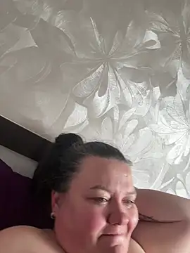 Snapshot of SunnyLeila2101 chatting on May 18, 11:49 am SunnyLeila2101 online show from May 18, 11:49 am