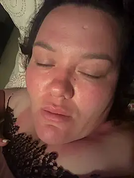 Snapshot of SunnyLeila2101 chatting on June 13, 6:28 pm SunnyLeila2101 online show from June 13, 6:28 pm