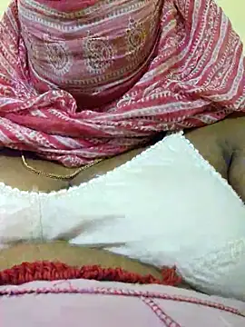 Snapshot of Tamilreethu chatting on November 19, 11:10 am Tamilreethu online show from November 19, 11:10 am