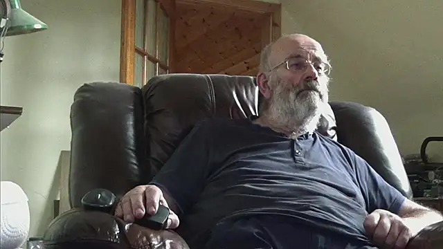 Snapshot of janzer13 chatting on October 20, 1:44 pm janzer13 online show from October 20, 1:44 pm