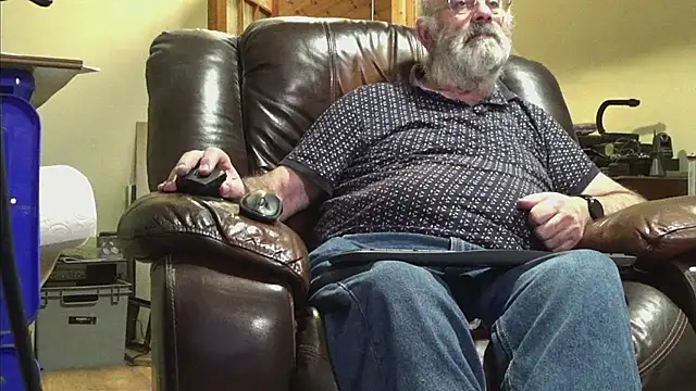 Snapshot of janzer13 chatting on November 11, 6:30 pm janzer13 online show from November 11, 6:30 pm