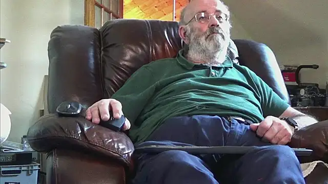 Snapshot of janzer13 chatting on November 23, 3:01 pm janzer13 online show from November 23, 3:01 pm