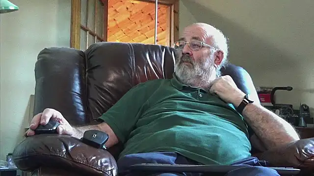 Snapshot of janzer13 chatting on November 28, 2:09 pm janzer13 online show from November 28, 2:09 pm