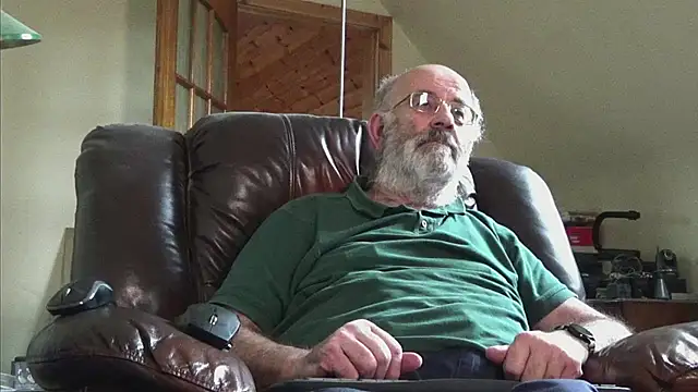 Snapshot of janzer13 chatting on November 30, 2:10 pm janzer13 online show from November 30, 2:10 pm