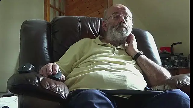 Snapshot of janzer13 chatting on June 6, 1:05 pm janzer13 online show from June 6, 1:05 pm