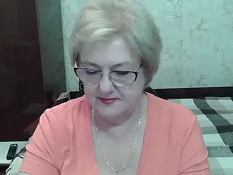 Snapshot of Renata62011 chatting on July 17, 12:12 pm Renata62011 online show from July 17, 12:12 pm