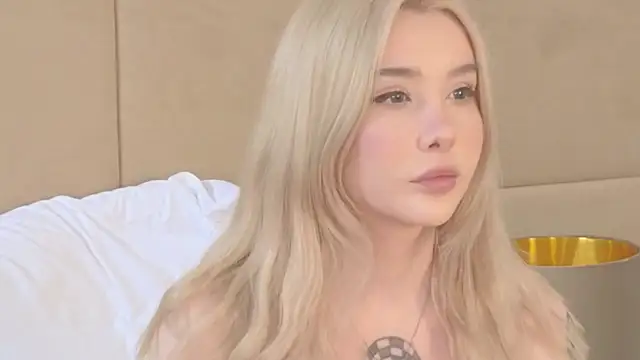 Snapshot of Nesolla chatting on July 23, 11:08 am Nesolla online show from July 23, 11:08 am