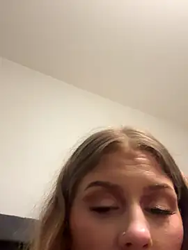 Snapshot of shokatt666 chatting on December 15, 9:19 pm shokatt666 online show from December 15, 9:19 pm