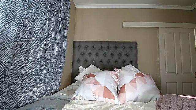 nanababe1 online show from March 1, 11:12 am