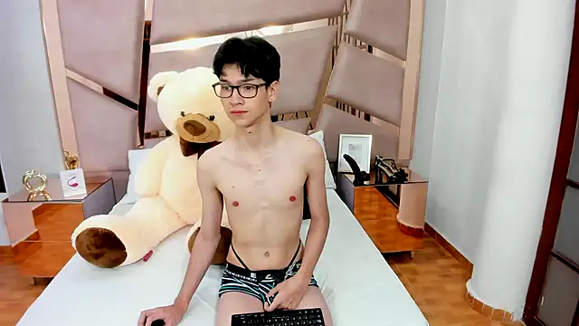 AustinFluf online show from September 27, 11:48 am