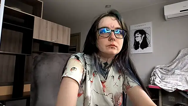 HighelikeGirl online show from November 6, 7:09 am