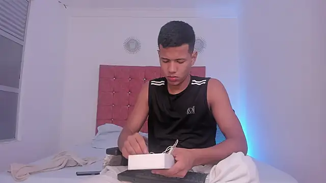 KingStark  online show from October 8, 11:30 am