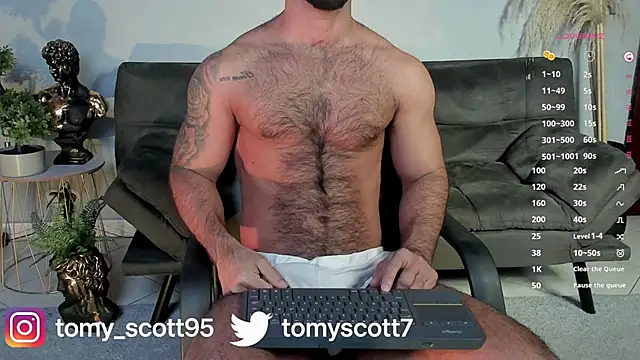 Snapshot of tomy_scott chatting on December 4, 8:56 am tomy scott online show from December 4, 8:56 am