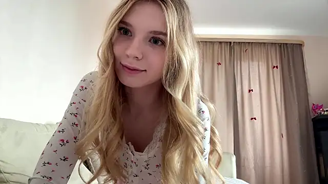 FruityXo online show from April 3, 11:08 am