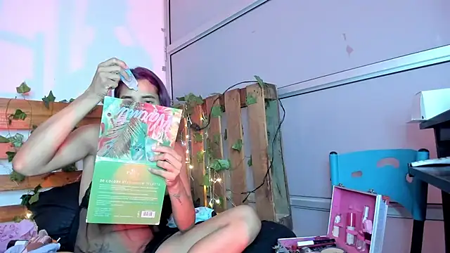 Snapshot of cris_dulce chatting on February 6, 2:16 am cris dulce online show from February 6, 2:16 am