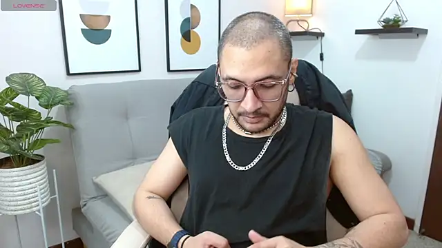   Damian    online show from October 22, 12:55 am