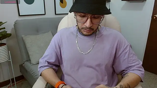   Damian    online show from November 15, 1:03 am