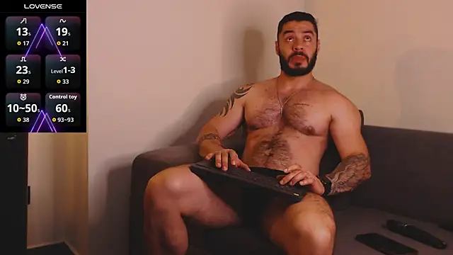 Snapshot of Drake_Cole chatting on October 15, 11:27 pm Drake Cole online show from October 15, 11:27 pm