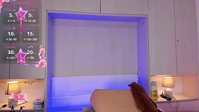 LilyWhitney online show from November 15, 4:10 am