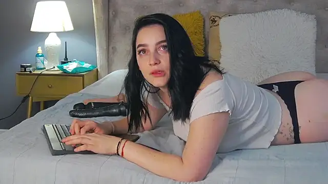 Leah Brooks online show from January 7, 5:21 am