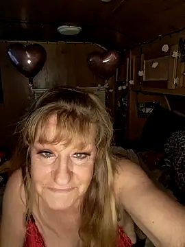 Snapshot of spicyG-maw chatting on February 17, 4:31 am spicyG-maw online show from February 17, 4:31 am