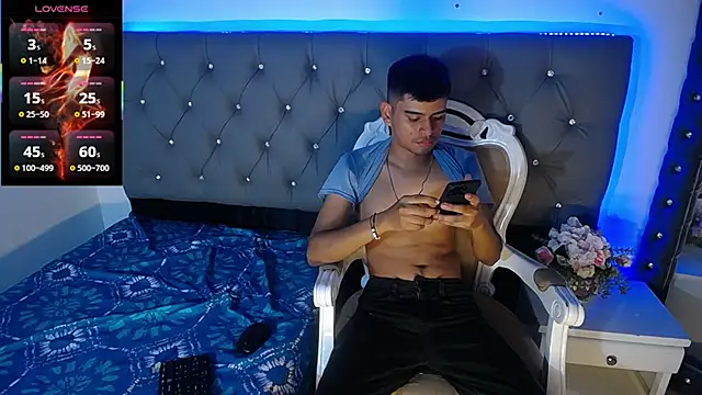 Charlie Cock  online show from October 28, 3:21 am