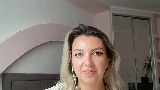 Snapshot of Beautysoul_ chatting on September 11, 10:59 am Beautysoul online show from September 11, 10:59 am