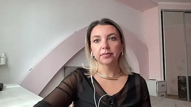 Snapshot of Beautysoul_ chatting on September 12, 9:09 am Beautysoul online show from September 12, 9:09 am