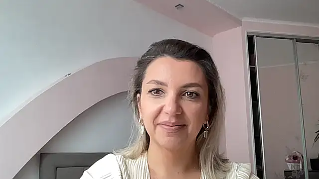 Snapshot of Beautysoul_ chatting on September 14, 9:30 am Beautysoul online show from September 14, 9:30 am