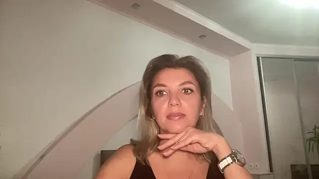 Snapshot of Beautysoul_ chatting on October 2, 3:52 pm Beautysoul online show from October 2, 3:52 pm