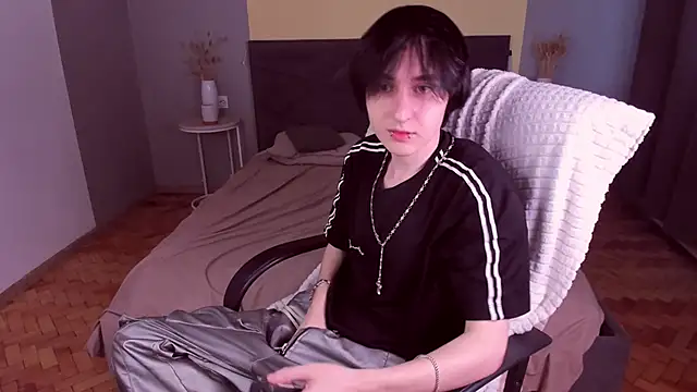 Noah Hilles online show from September 26, 3:05 pm