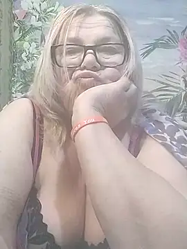 Snapshot of MargaritaSweet51 chatting on February 22, 12:56 am MargaritaSweet51 online show from February 22, 12:56 am