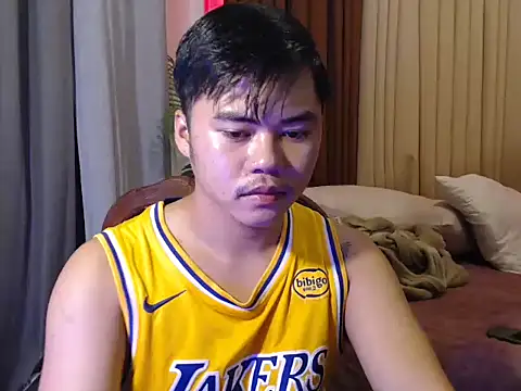 hot emman online show from March 12, 6:14 pm