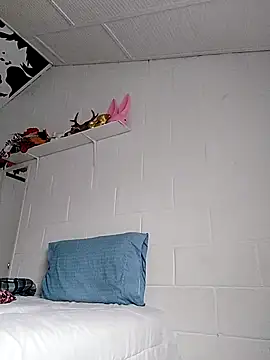 oxxy jean online show from February 23, 12:57 pm