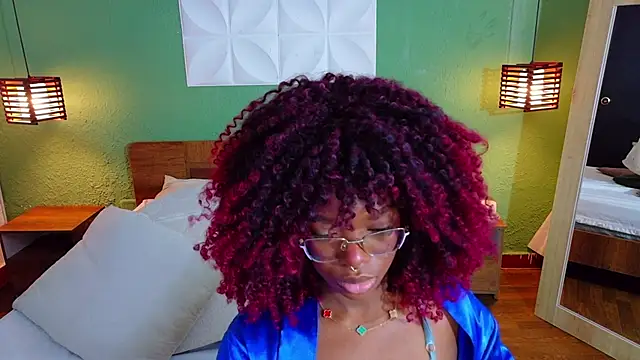 Chocolatte dreams online show from September 30, 1:05 pm