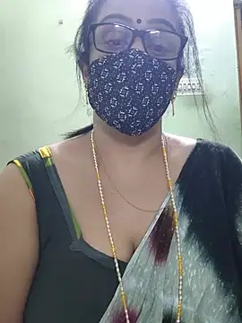 Snapshot of sweet-lotus chatting on July 6, 5:26 am sweet-lotus online show from July 6, 5:26 am