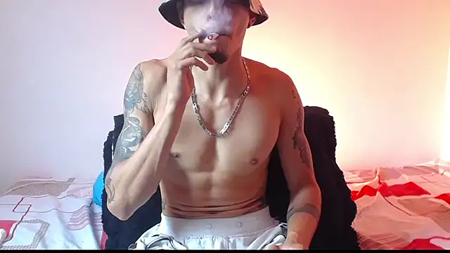 Daniel laverde online show from November 4, 8:41 pm