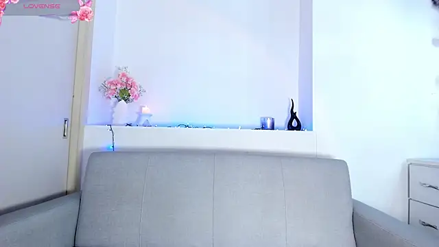 Snapshot of Alykass chatting on November 18, 2:21 pm Alykass online show from November 18, 2:21 pm