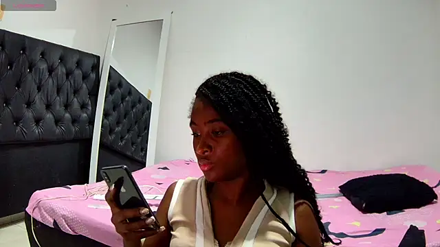 Snapshot of shantall_ebony1 chatting on November 14, 9:41 am shantall ebony1 online show from November 14, 9:41 am