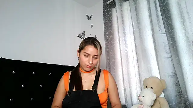 Snapshot of abella-lemus chatting on November 19, 3:01 pm abella-lemus online show from November 19, 3:01 pm