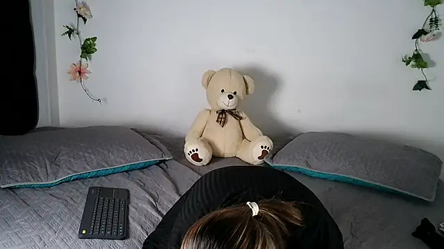 abella-lemus online show from February 6, 12:37 am