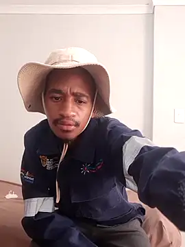 Snapshot of gemini_loops chatting on February 6, 5:56 am gemini loops online show from February 6, 5:56 am