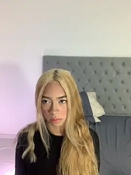 Snapshot of lily_Bliss chatting on September 12, 10:54 pm lily Bliss online show from September 12, 10:54 pm