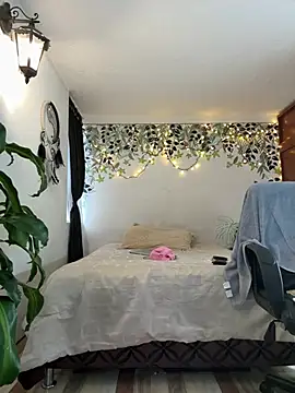 Oliver 11Ed online show from March 30, 10:44 pm