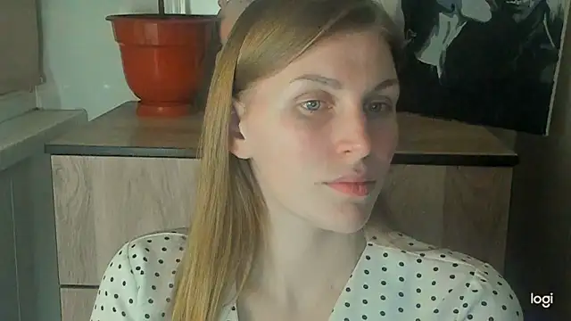 JuliaMuuun online show from May 14, 9:21 pm