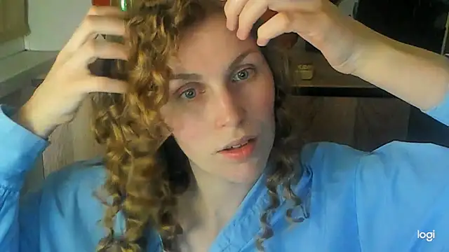 Snapshot of JuliaMuuun chatting on May 15, 9:00 pm JuliaMuuun online show from May 15, 9:00 pm