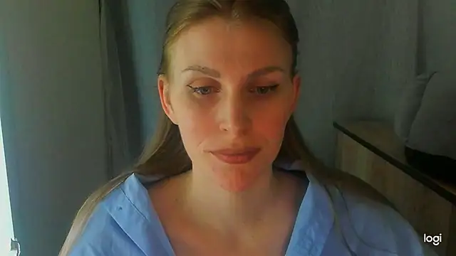 Snapshot of JuliaMuuun chatting on June 8, 8:31 pm JuliaMuuun online show from June 8, 8:31 pm