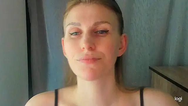 Snapshot of JuliaMuuun chatting on June 12, 9:03 pm JuliaMuuun online show from June 12, 9:03 pm
