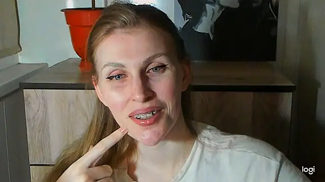Snapshot of JuliaMuuun chatting on July 10, 9:39 pm JuliaMuuun online show from July 10, 9:39 pm